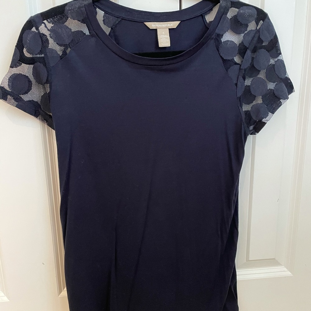 Banana Republic navy tee with lace sleeves Size S